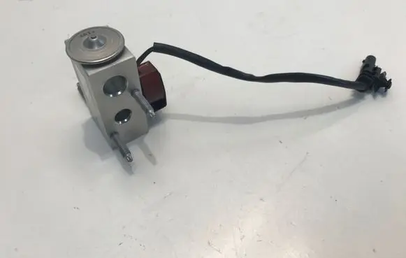 Air conditioning (A/C) expansion valve