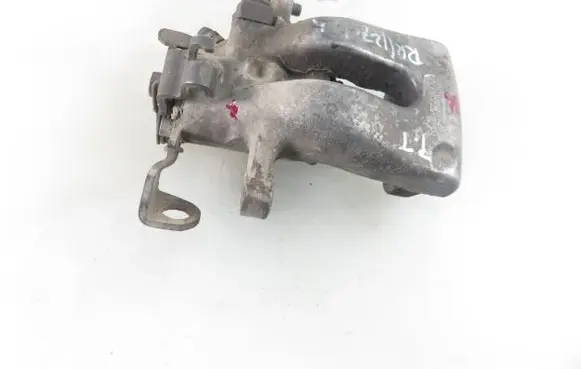 Opel Zafira B Rear brake caliper
