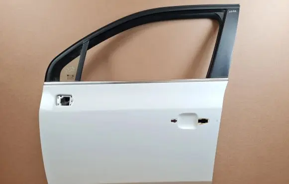 Chevrolet Orlando Front door