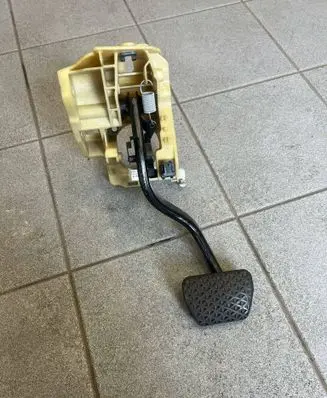 BMW 5 E60 E61 Brake pedal 6769221