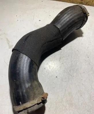 Intercooler hose/pipe