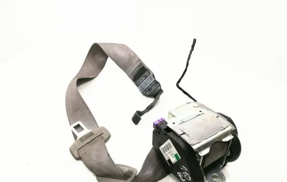 Rear seatbelt