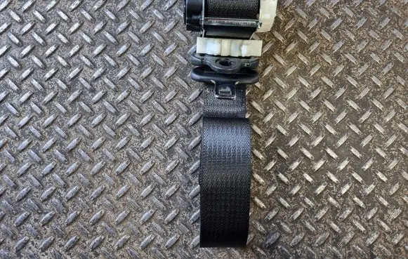 Rear seatbelt