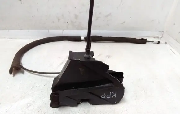 Nissan Juke I F15 Front door lock