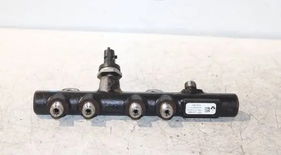 Mercedes-Benz Citan W415 Fuel main line pipe 175215346R H8201157327 H8201232985