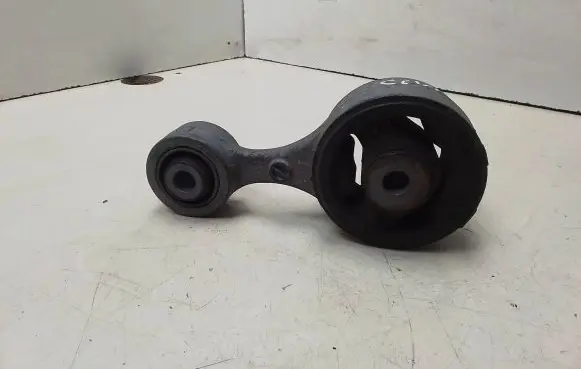 Honda Civic Engine mount bracket