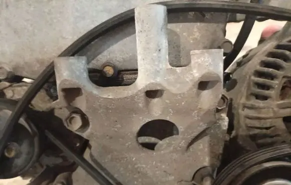 Nissan Micra Engine mounting bracket