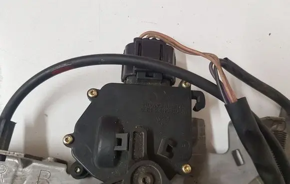 Chrysler Voyager Sliding door lock 800786