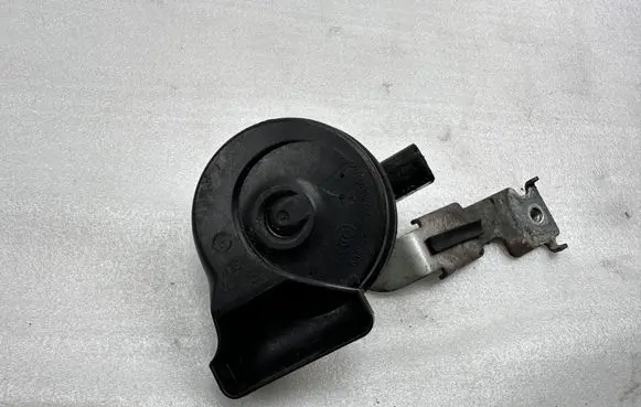 Skoda Octavia Mk3 (5E) Horn signal A046522