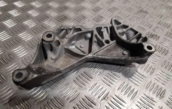 Audi A3 S3 8V Engine mounting bracket 06J199207P