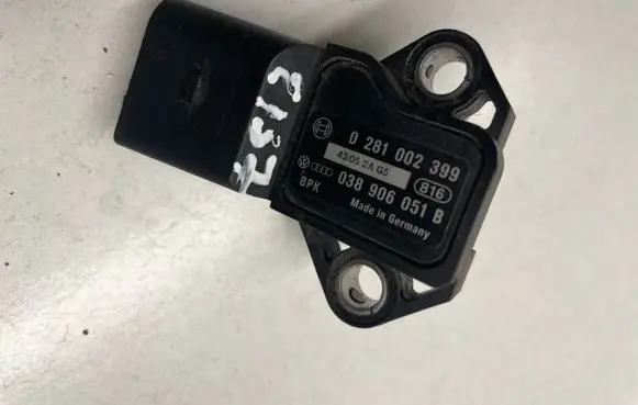 Volkswagen Tiguan Air pressure sensor 0281002399 038906051B