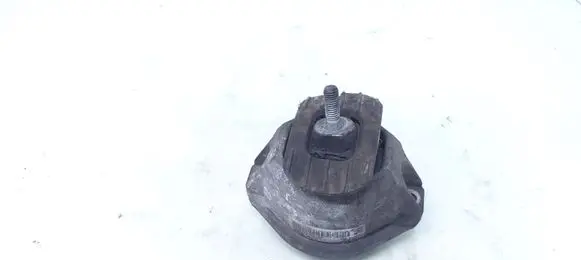 Engine mount bracket