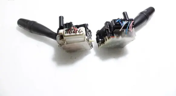 Toyota Corolla Verso AR10 Light switch
