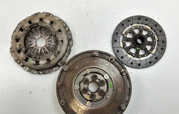 BMW 1 E81 E87 Clutch set kit 7526267 752626806