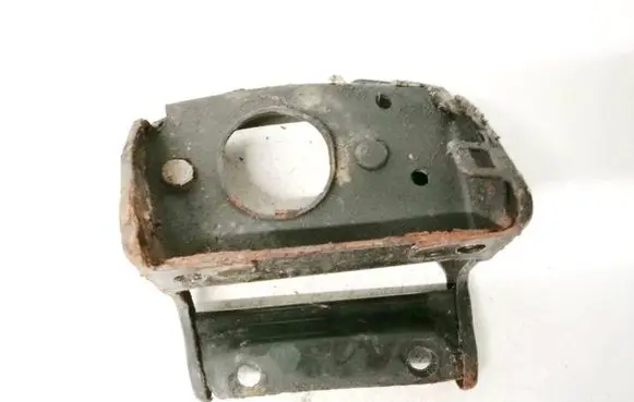 Citroen Berlingo Engine mounting bracket