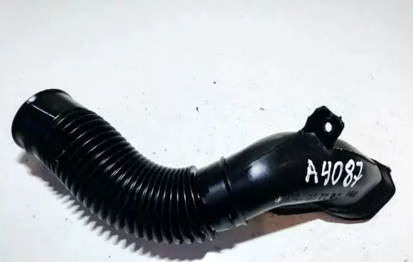 Mazda 121 Air intake hose/pipe d0616018x