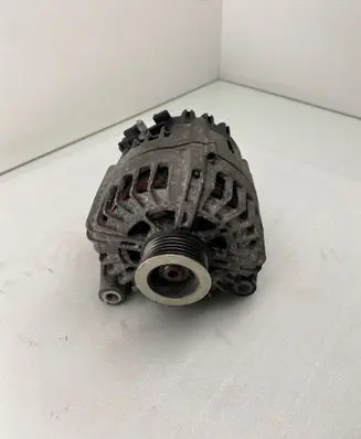 BMW X1 E84 Generator/alternator 7802261 FG18S019 2543461D
