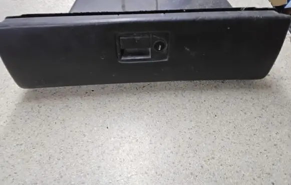 Cadillac STS Seville Glove box set 3544941 3528248