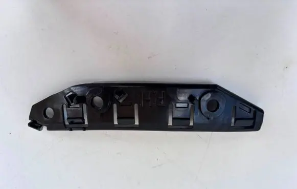Tesla Model 3 Front bumper mounting bracket 108418200E