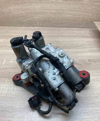 BMW 3 F30 F35 F31 Air suspension compressor 6775258 10641010