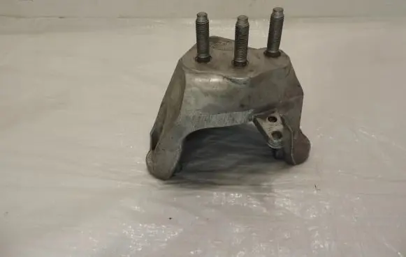 Ford Ranger Gearbox mounting bracket GN11-7M125-AA