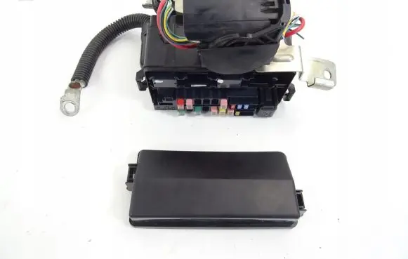 Nissan Micra K14 Relay mounting block 5FA0A