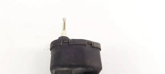 Headlight level adjustment motor