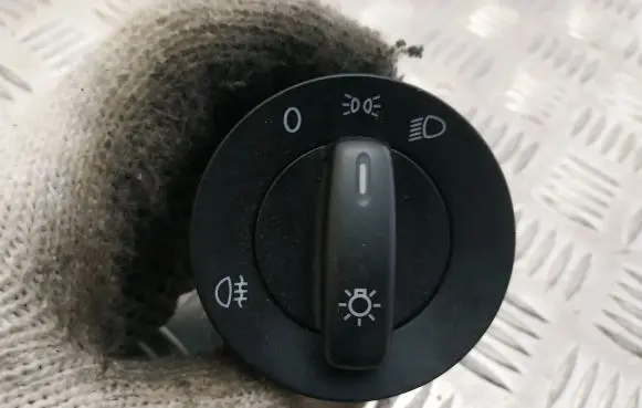 Volkswagen PASSAT B6 Light switch 1K0941431AH