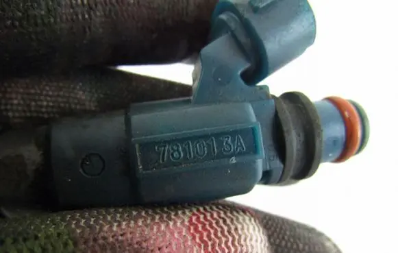 Mazda Premacy Fuel injector 781013A