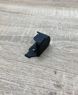 Mercedes-Benz CLS C219 Fuse box cover A2115451083