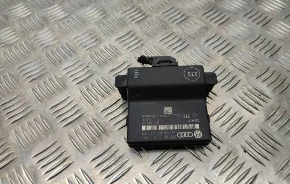 Volkswagen Golf V Gateway control module 1K0907530K 1K0907951