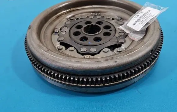 Volkswagen PASSAT B7 Dual mass flywheel 06J105266AE IMPRK1536756