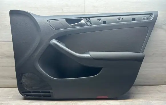 Volkswagen Jetta VI Front door card panel trim 5C7867012 52388D T0501891