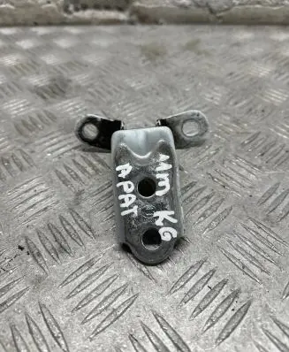 KIA Sportage Rear door lower hinge