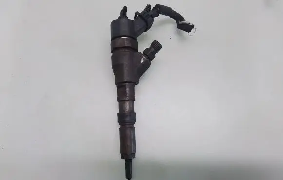Fuel injector