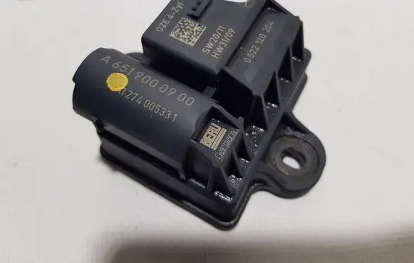 Mercedes-Benz C W204 Charging relay 6519000900FFR A6519000900