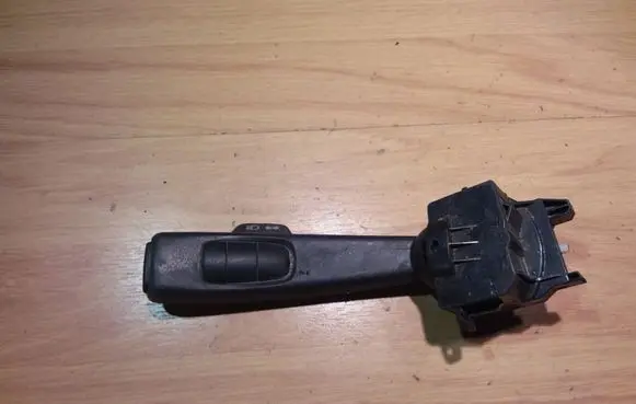 Volvo V50 Indicator stalk 17D770