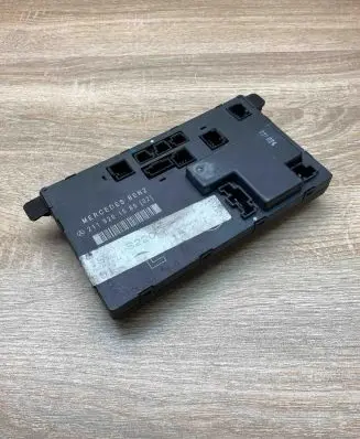 Mercedes-Benz E W211 Door control unit/module 2118201585