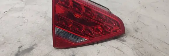 Audi A5 8T 8F Tailgate rear/tail lights 8T0945093A