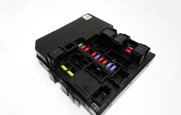 Nissan NV200 Fuse module 284B7JX50A 5411020296 5S0GT01F7