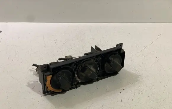 Volkswagen Golf III Climate control unit 1H0819045C