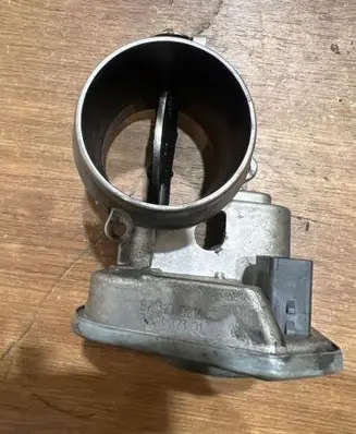 BMW 3 E90 E91 Throttle valve 7804373
