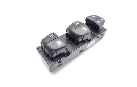 Nissan Qashqai Electric window control switch