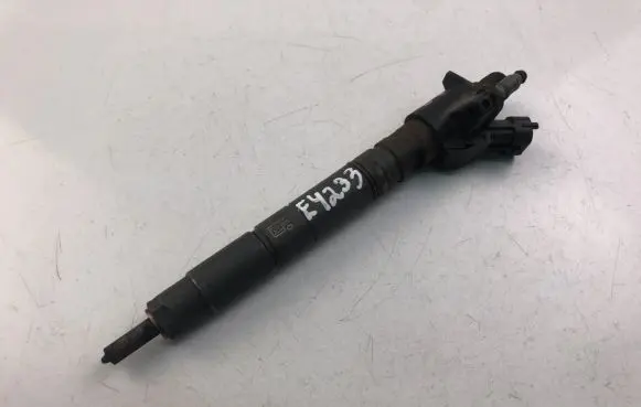 Volvo S60 Fuel injector 31272690