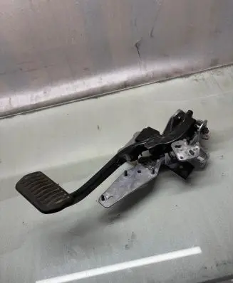 Volvo V60 Brake pedal 31302351