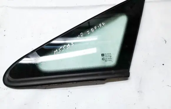 Opel Zafira B Front triangle window/glass 