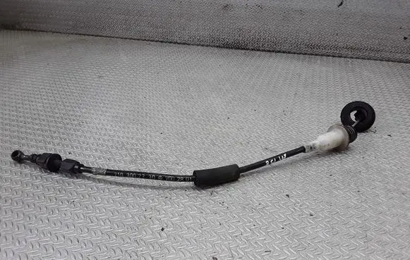 Mercedes-Benz E W210 Throttle cable 2103002330