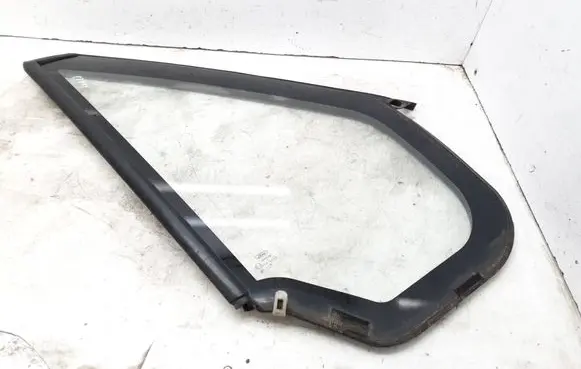 Ford Transit Front door vent window glass four-door 43R00098