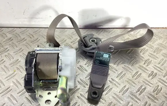 Lexus GS 300 350 430 450H Front seatbelt 7Q2600P