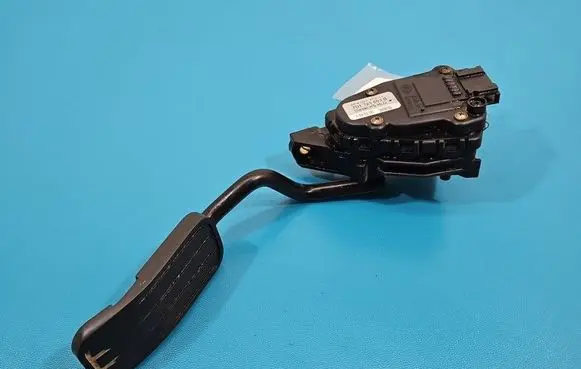 Volkswagen Transporter - Caravelle T4 Accelerator throttle pedal 7D1721603B IMPRK1542698